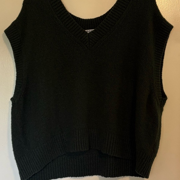 NWOT Green Knit Sweater Vest - Picture 1 of 2